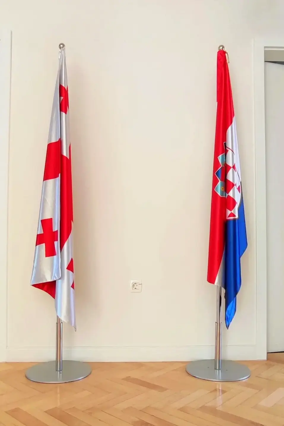 89. Veleposlanstvo Gruzije u RH (Inoxaur Floor)